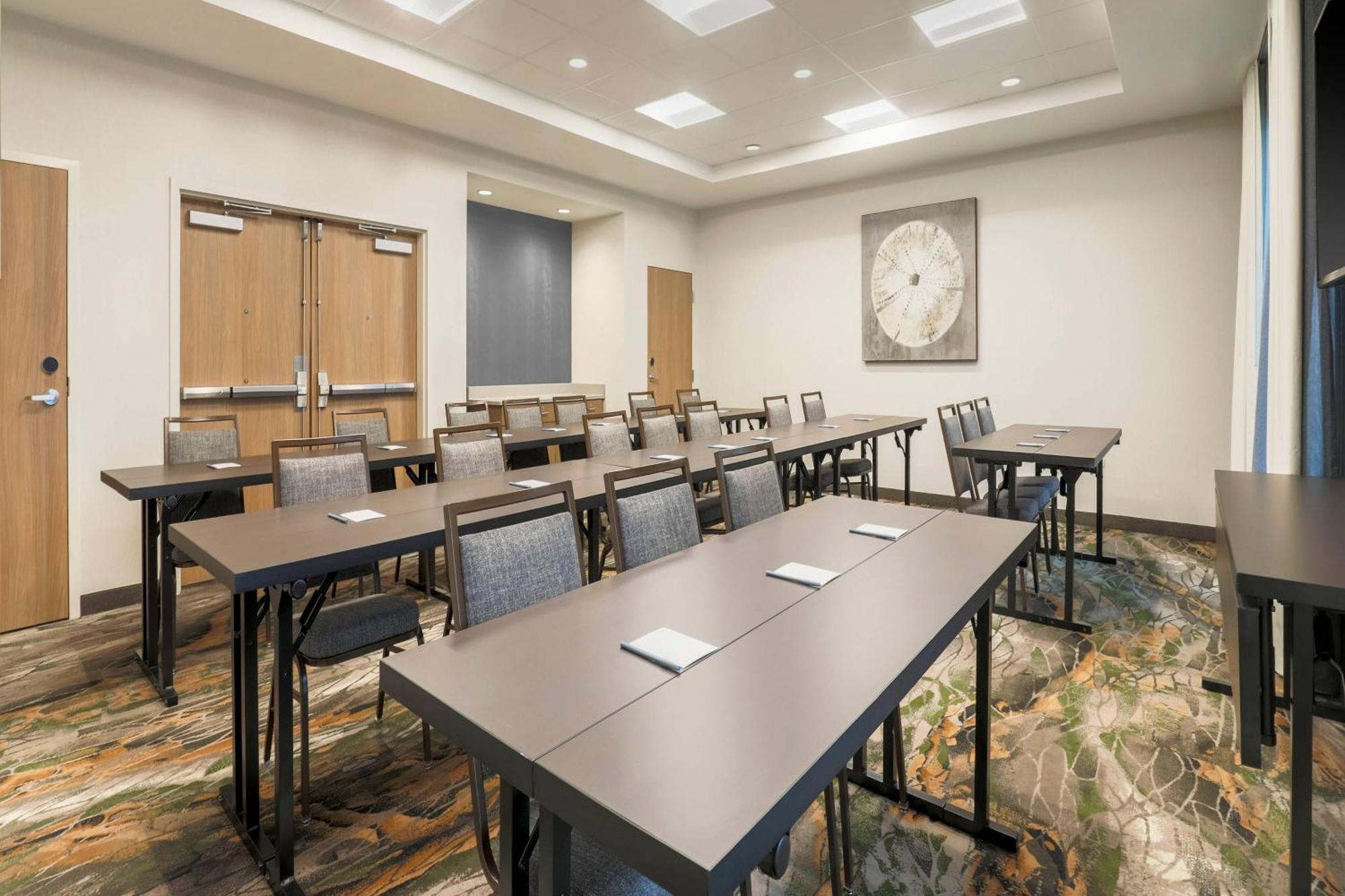Fairfield By Marriott & North Myers Hotel 3*